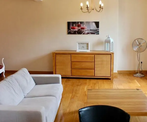 Un Joli Pied A Terre