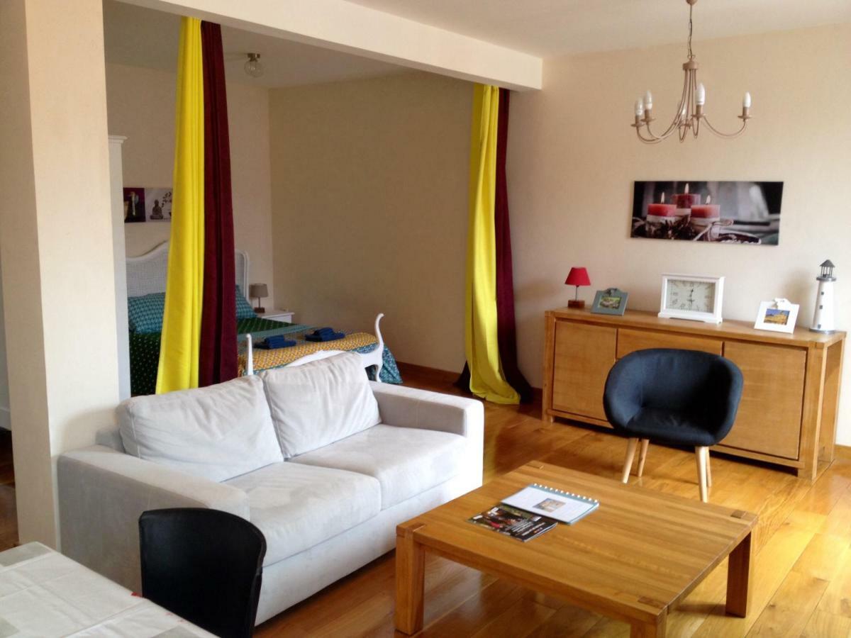 Un Joli Pied A Terre Apartment *